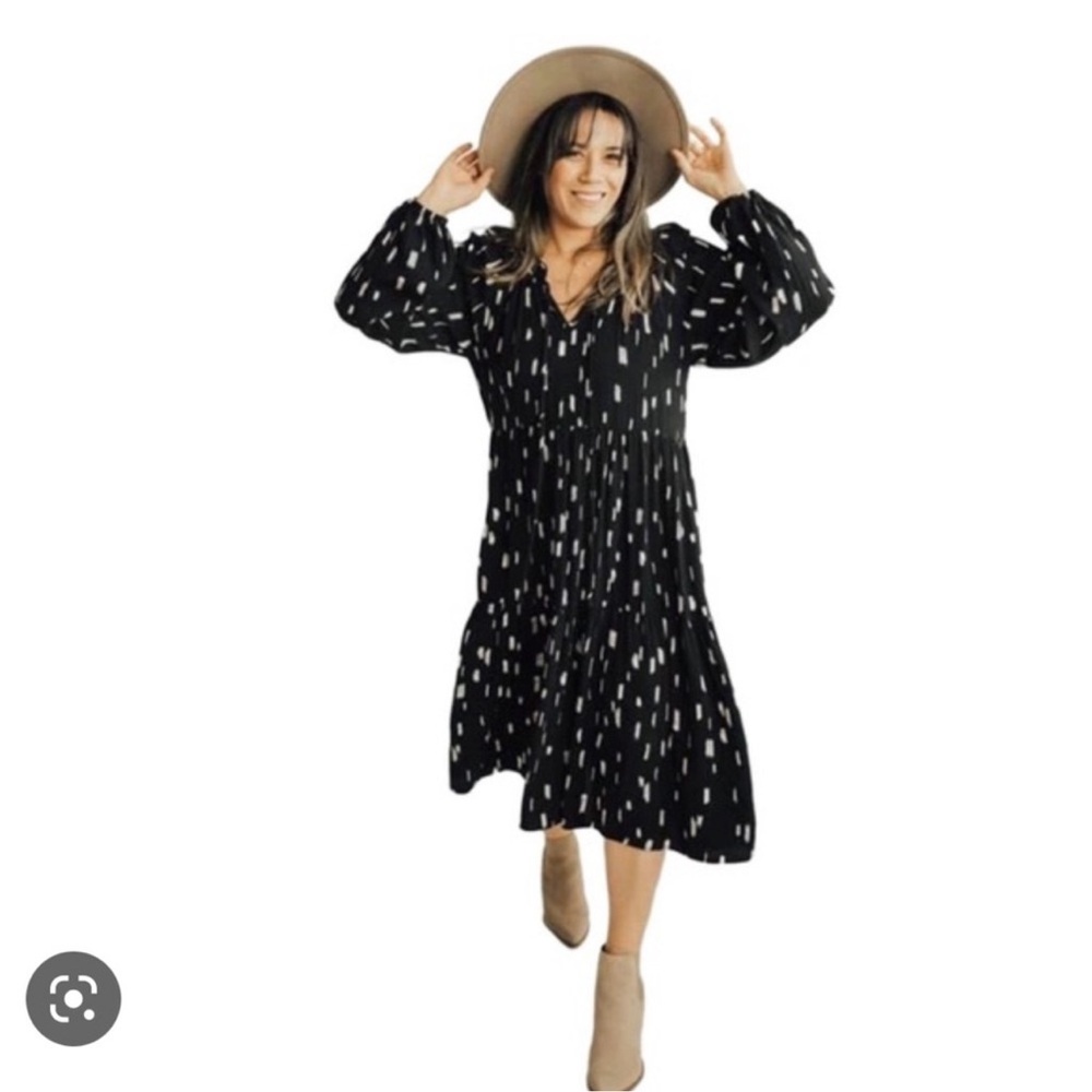 Carly Jean Los Angeles Regina Midi Dress